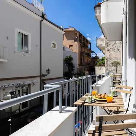 Sorrentovibes - Spacious 3 Bedrooms In Oldtown Апартаменти