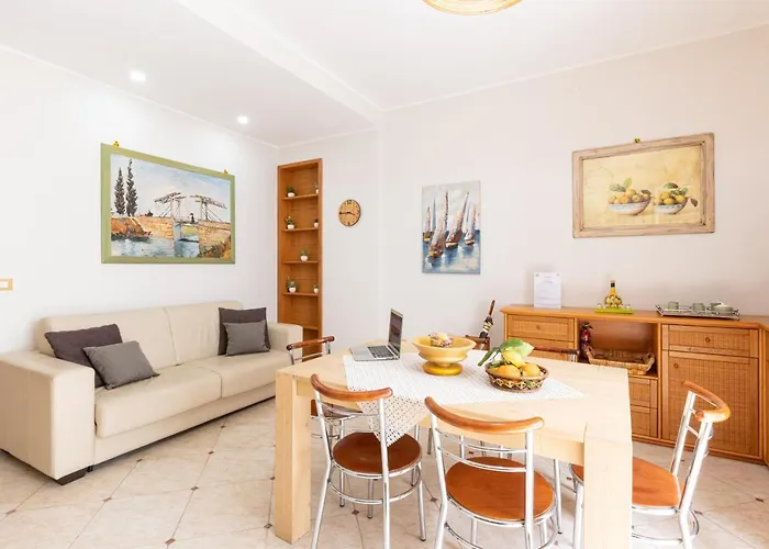Lägenhet Sorrentovibes - Spacious 3 Bedrooms In Oldtown *